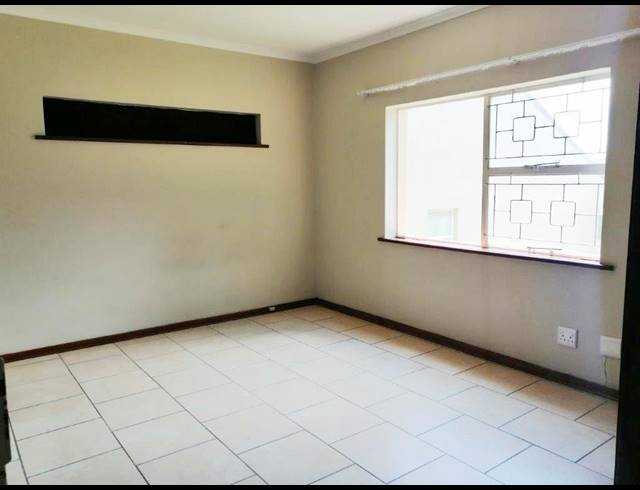 3 BEDROOM TOWNHOUSE RENTED IN SOUTH END
